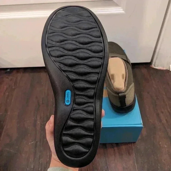 BZEES WOMENS NICHE SLIP ON SNEAKER - Picture 4 of 11